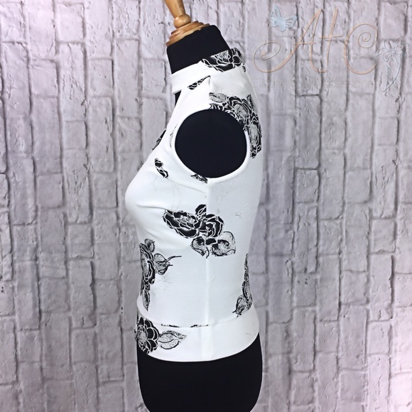 A2 Route 3 White and Black Floral Foil Choker Top - Picture 3 of 8